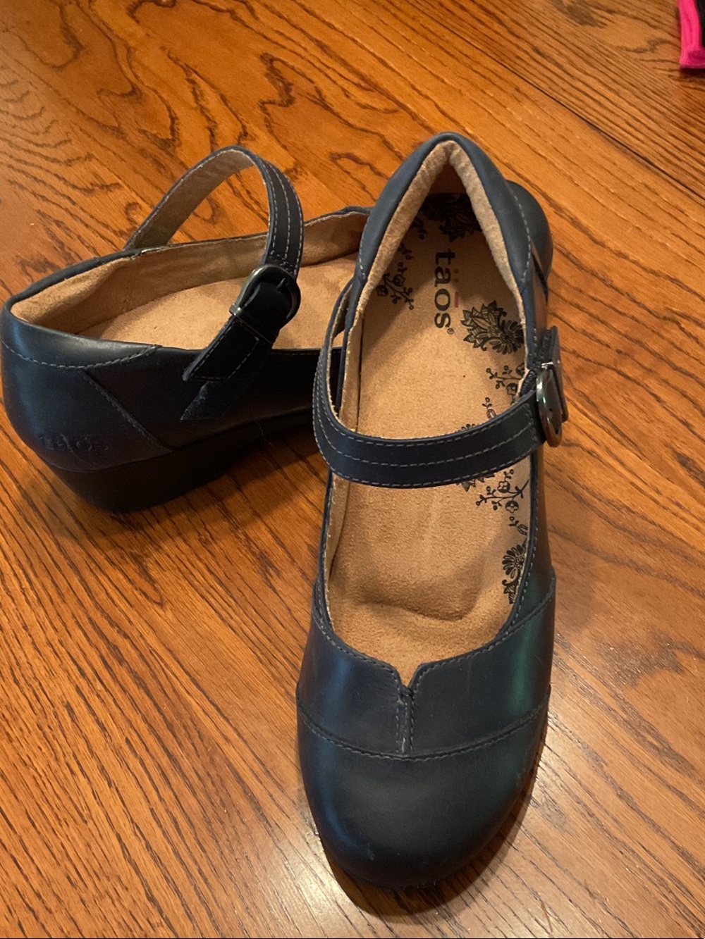 Taos Footwear Navy Mary Jane Comfort Shoes